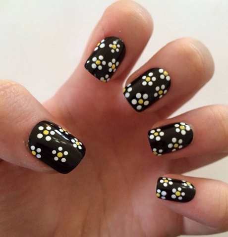 black-and-white-flower-nail-designs-96_5 Modele de unghii de flori alb-negru