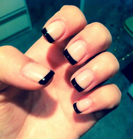 black-french-manicure-ideas-59_17 Idei de manichiură franceză neagră