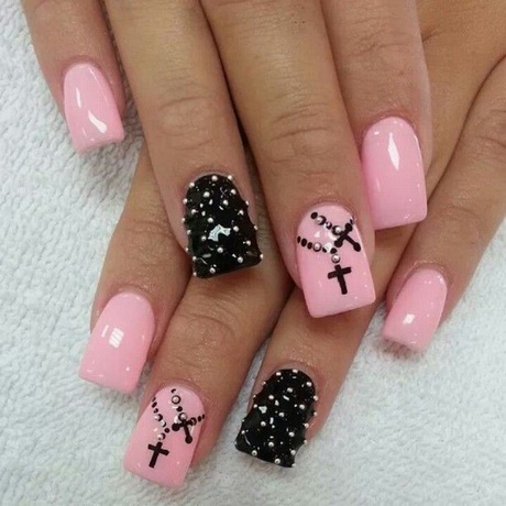 black-pink-nails-04_20 Negru unghii roz