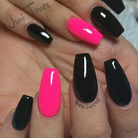 black-pink-nails-04_4 Negru unghii roz