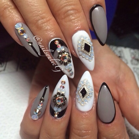 black-white-and-gray-nail-designs-88_20 Modele de unghii alb-negru și gri