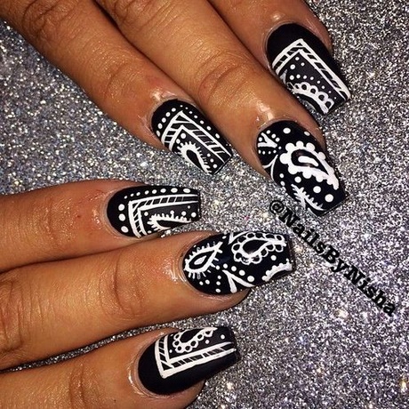 black-white-and-gray-nail-designs-88_6 Modele de unghii alb-negru și gri
