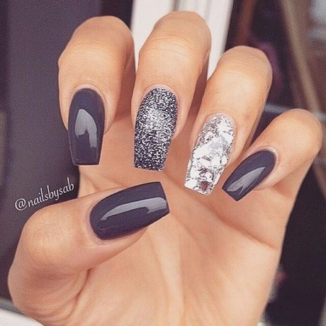 black-white-and-grey-nail-designs-30_2 Modele de unghii alb-negru și gri