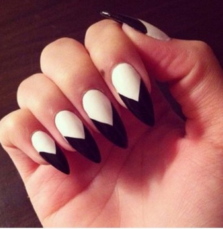 black-white-and-grey-nail-designs-30_9 Modele de unghii alb-negru și gri