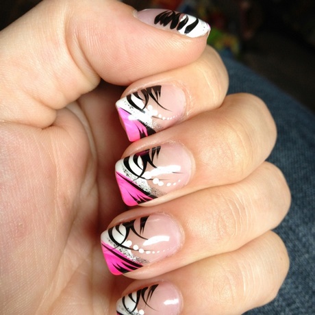 black-white-and-pink-nail-designs-30 Modele de unghii alb-negru și roz