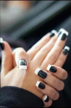 black-white-nail-polish-02_20 Lac de unghii alb negru