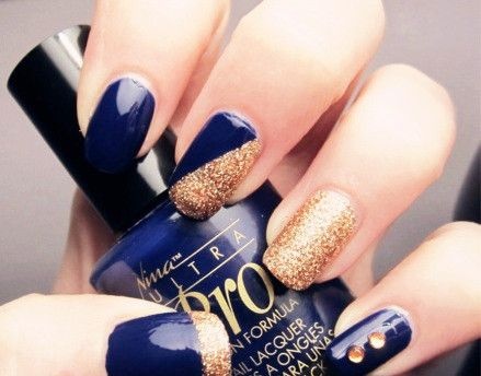 blue-and-gold-nail-designs-73_15 Modele de unghii albastre și aurii