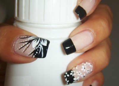 blue-black-and-white-nail-designs-75_10 Modele de unghii alb-negru albastru