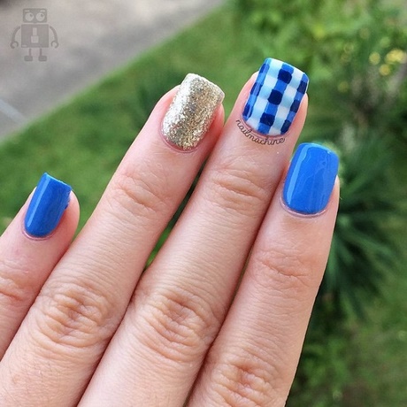 blue-nail-polish-designs-34_8 Modele de lacuri de unghii albastre