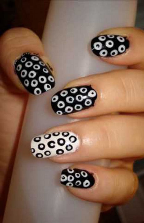 cool-black-and-white-nail-designs-28_12 Modele Cool de unghii alb-negru