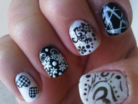 cool-black-and-white-nail-designs-28_15 Modele Cool de unghii alb-negru