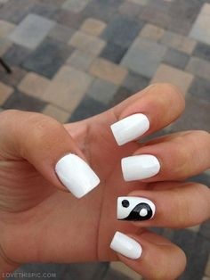 cool-white-nails-85_11 Unghii albe reci
