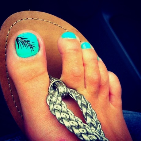 cute-nail-designs-for-toes-45_18 Modele drăguțe de unghii pentru degetele de la picioare