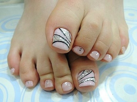 cute-nail-designs-for-toes-45_6 Modele drăguțe de unghii pentru degetele de la picioare