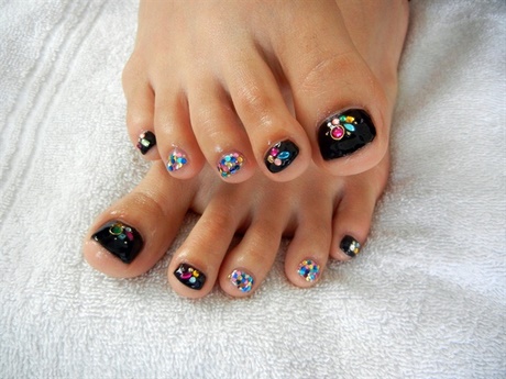 cute-nail-designs-for-toes-45_9 Modele drăguțe de unghii pentru degetele de la picioare