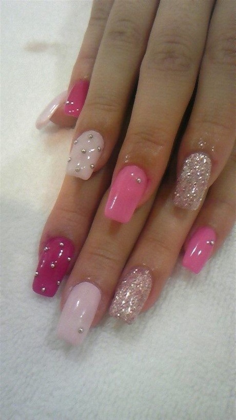 dark-pink-nail-designs-76_17 Modele de unghii roz închis