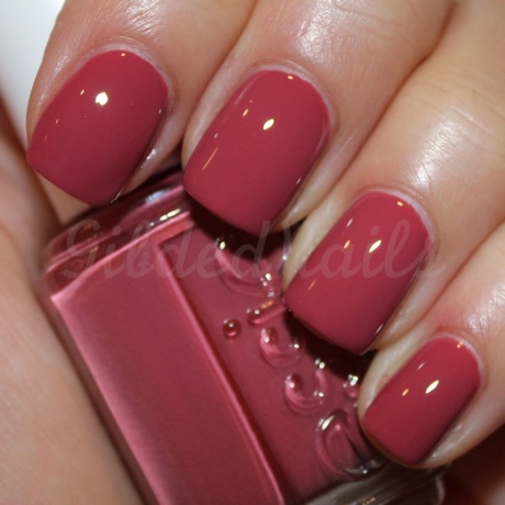 dark-pink-nails-04_13 Unghii roz închis