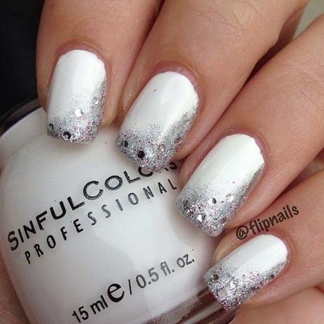 designs-with-white-nail-polish-69_20 Modele cu lac de unghii alb