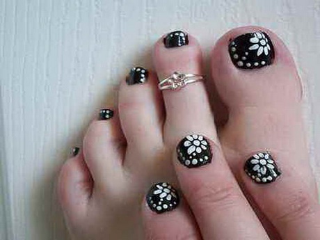 easy-big-toe-nail-designs-40_12 Ușor de mare deget de la picior unghii modele