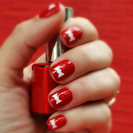 easy-red-nail-designs-40_9 Modele ușoare de unghii roșii