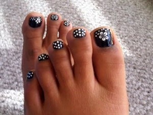 easy-to-do-nail-art-for-toes-83_19 Ușor de făcut unghii pentru degetele de la picioare