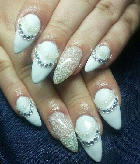 elegant-white-nails-06_15 Unghii albe elegante