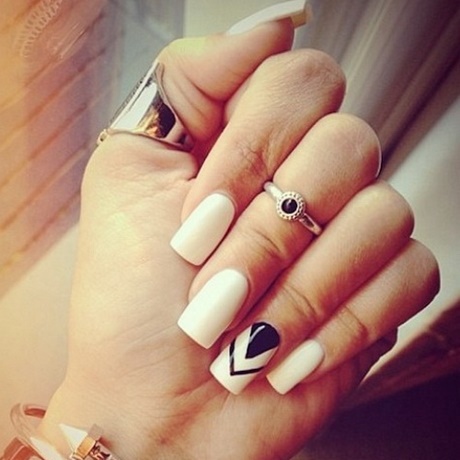 elegant-white-nails-06_2 Unghii albe elegante