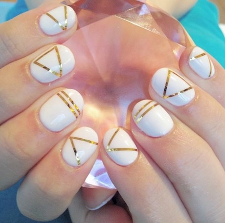 elegant-white-nails-06_8 Unghii albe elegante