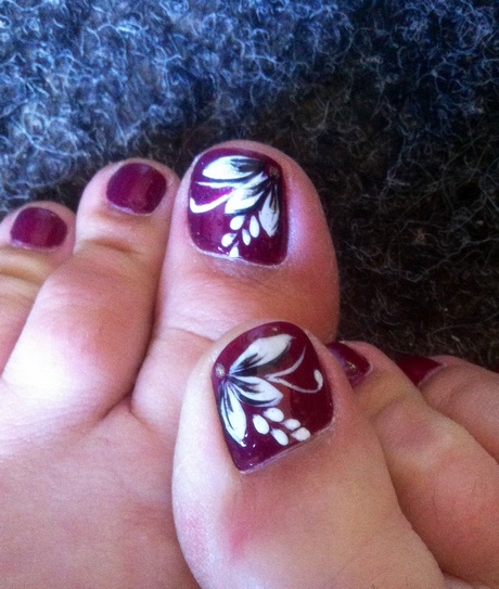 flower-nail-designs-for-toes-16_11 Modele de unghii de flori pentru degetele de la picioare