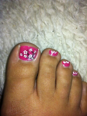 flower-nail-designs-for-toes-16_12 Modele de unghii de flori pentru degetele de la picioare