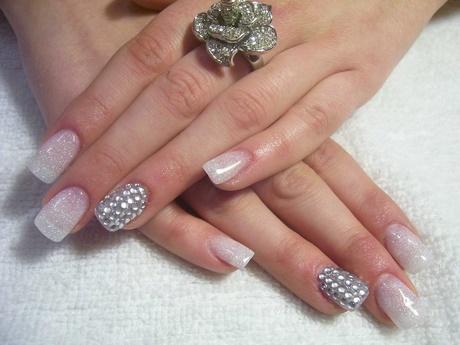 french-manicure-designs-with-diamonds-83_20 Modele de manichiură franceză cu diamante