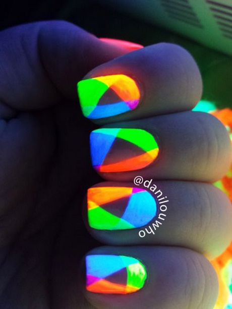 glow-nail-art-08_13 Glow nail art