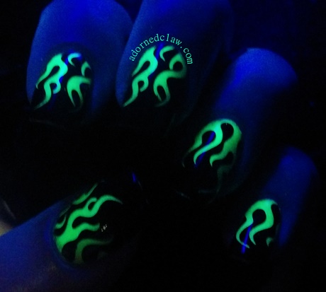glow-nail-art-08_14 Glow nail art