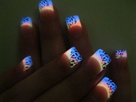 glow-nail-art-08_9 Glow nail art