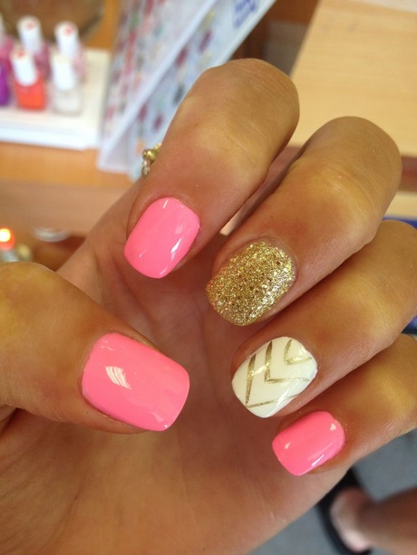 gold-and-pink-nails-95_10 Aur și unghii roz