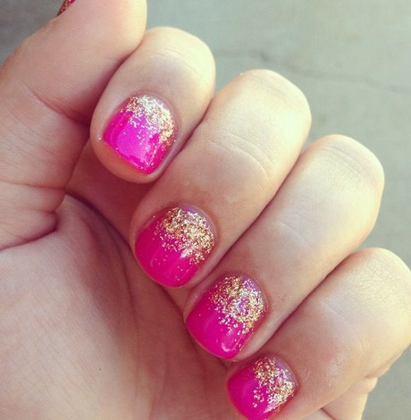 gold-and-pink-nails-95_17 Aur și unghii roz