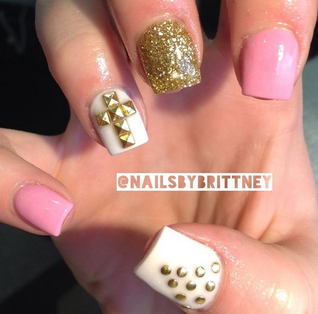 gold-and-pink-nails-95_19 Aur și unghii roz