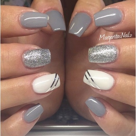 gray-and-white-nail-designs-68_5 Modele de unghii gri și alb