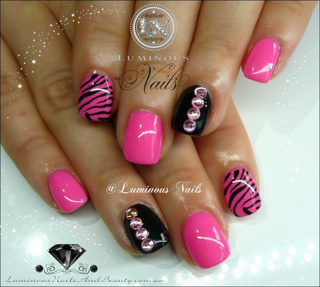 hot-pink-and-black-nails-35_8 Hot roz și unghii negre