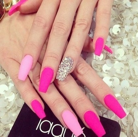 hot-pink-nail-art-37_5 Arta unghiilor roz