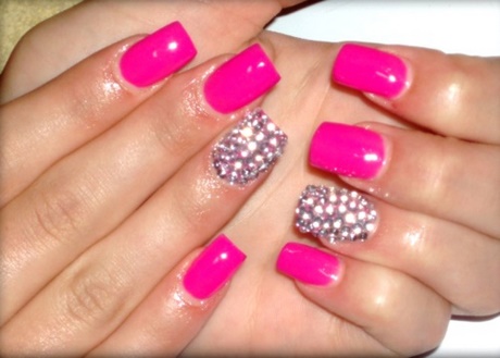 hot-pink-nail-art-37_8 Arta unghiilor roz