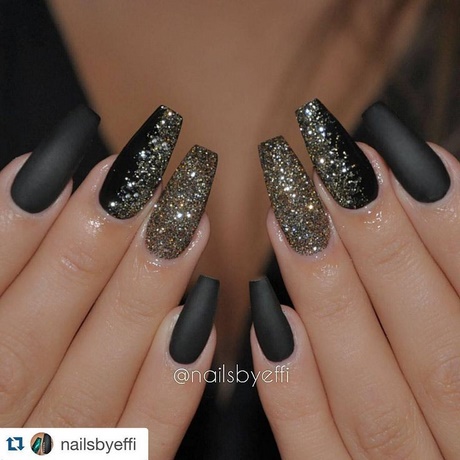 matte-black-and-silver-nails-58_2 Unghii negre și argintii mat