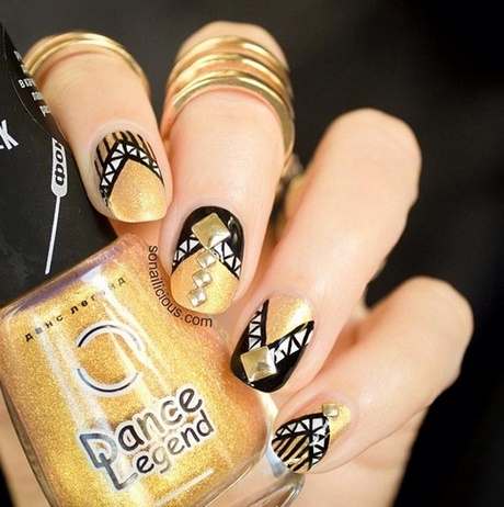 nail-art-design-gold-17_17 Nail art design de aur
