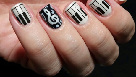 nail-art-designs-in-black-and-white-colors-98_16 Nail art designs în culori alb-negru