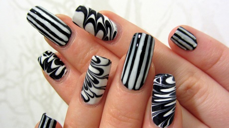 nail-art-designs-in-black-and-white-colors-98_5 Nail art designs în culori alb-negru