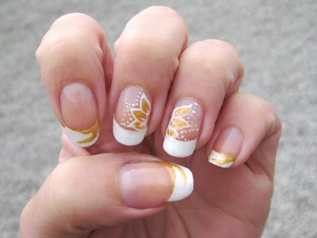 nail-art-gold-and-white-39_15 Nail art aur și alb