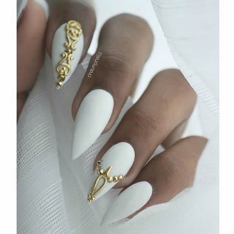 nail-art-gold-and-white-39_8 Nail art aur și alb