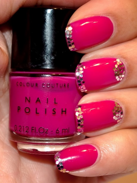 nail-art-on-pink-nail-polish-76_17 Nail art pe lac de unghii roz