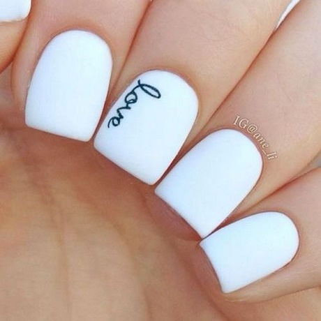 nail-design-on-white-nail-polish-73_2 Design de unghii pe lac de unghii alb