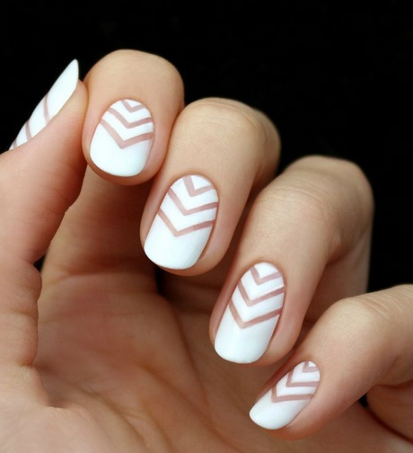 nail-design-on-white-nail-polish-73_6 Design de unghii pe lac de unghii alb